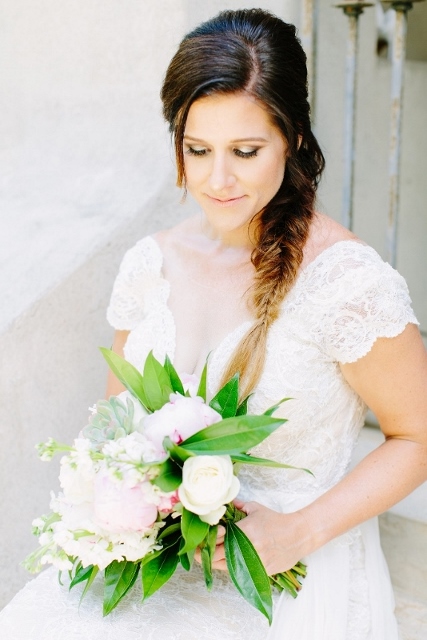 sydonie mansion style shoot dress and bouquet