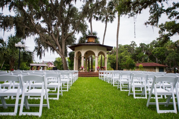 Mark Dickinson Photography, Puff ‘n Stuff Catering, The Estate on the Halifax, Wiley Lowe, Shelly Seymour Hair and Makeup Artist, Details Flowers, You and I Pictures, Maggie Sotero, Badgley Mischka, The Pastry Studio, The DJ Man, A Chair Affair, Ceremony 