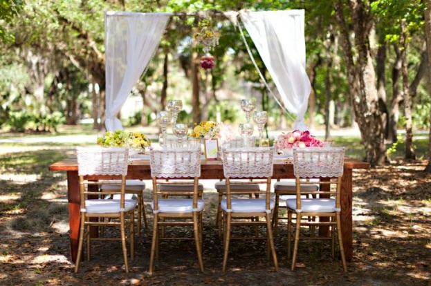 JessicaConnery_ACA_rustic glam photoshoot table and chairs