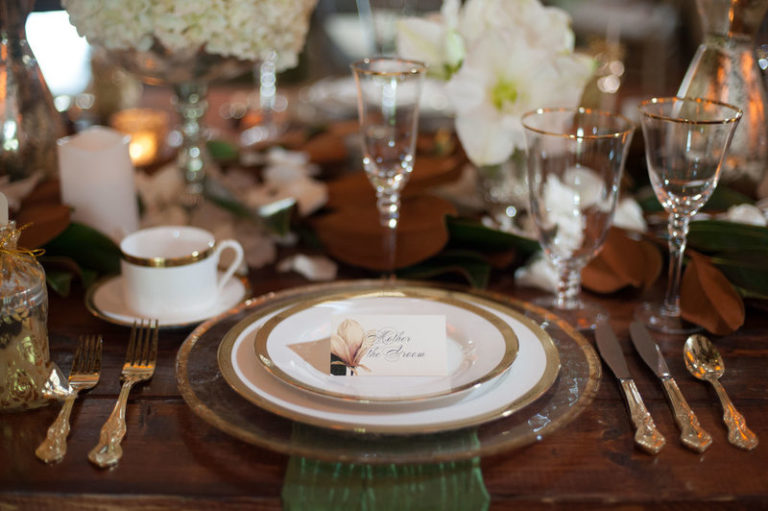 southern elegance wedding inspiration gold rimmed charger