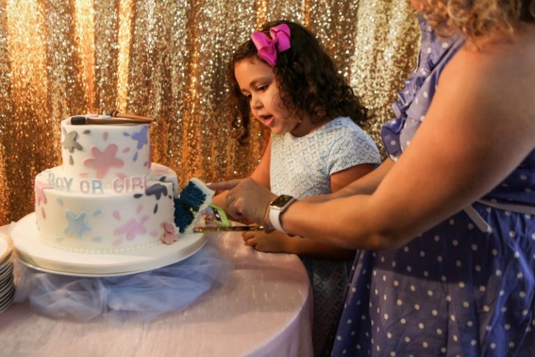 gender baby shower cake (2)