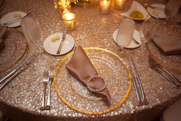 ivory and gold bella collina wedding, gold rim charger