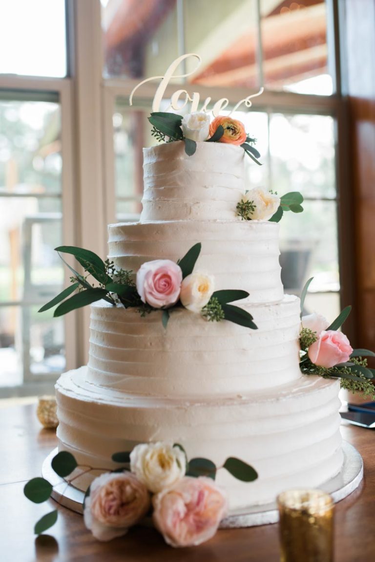 Skyline ranch wedding a chair affair wedding cake