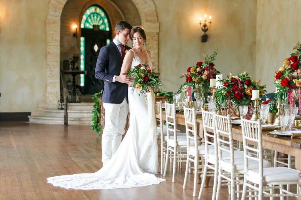 vintage-inspired wedding photoshoot at Howey Mansion