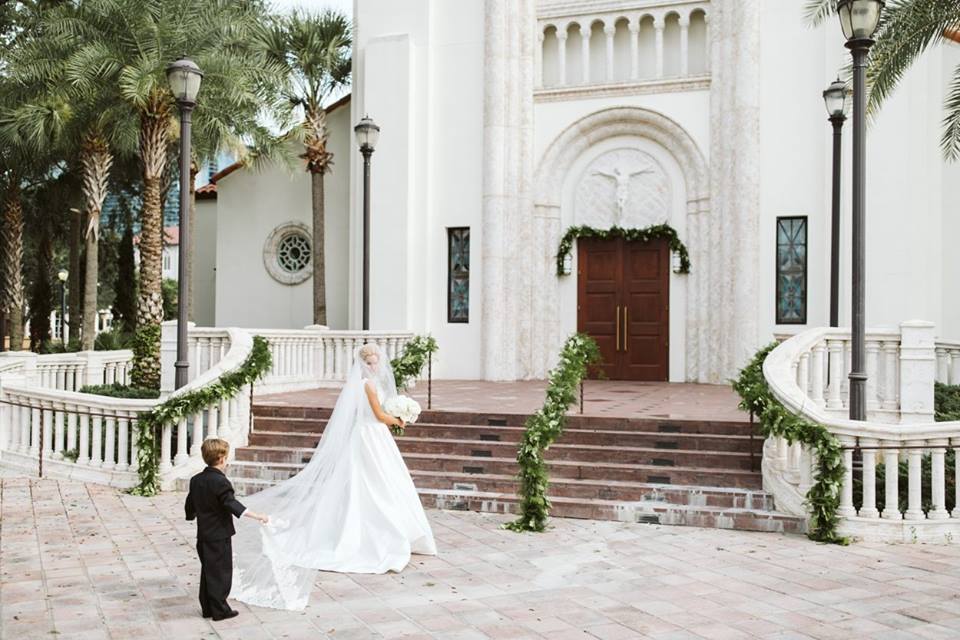 Country Club of Orlando Wedding A Chair Affair