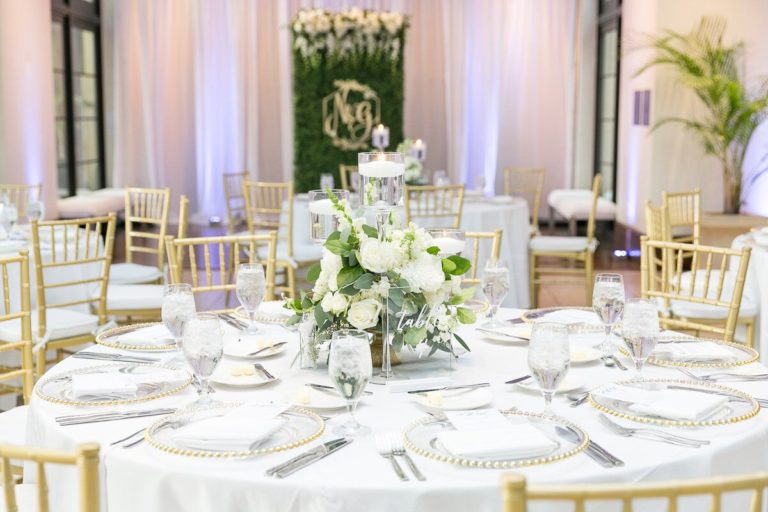 Alfond Inn reception decor