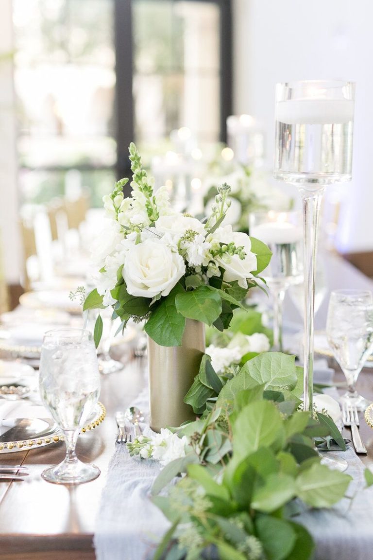 Alfond Inn reception table decor