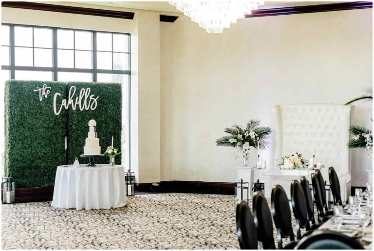 Bella Collina hedge wall reception