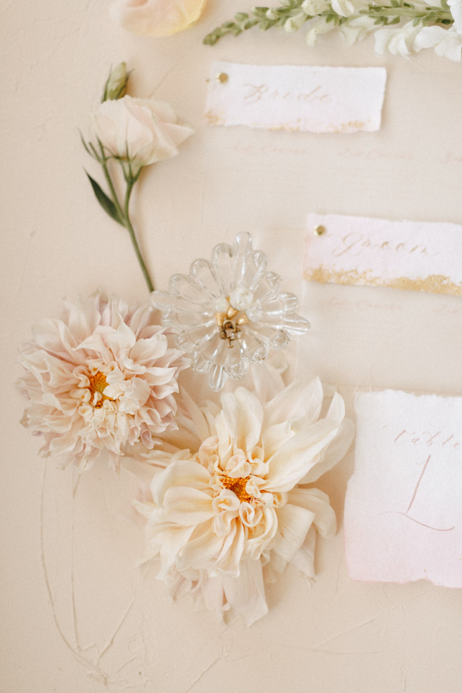 floral detail and placecards at styled shoot