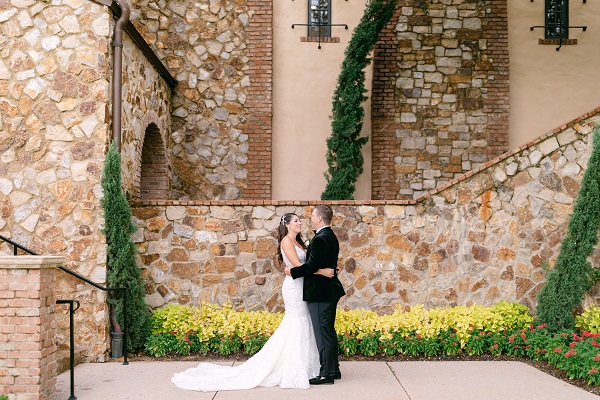 A Chair Affair-Bella Collina Modern Emerald Wedding