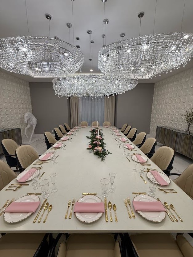 Full length table with place setting provided by A Chair Affair. Central Florida Weddings. Orlando Wedding Rentals