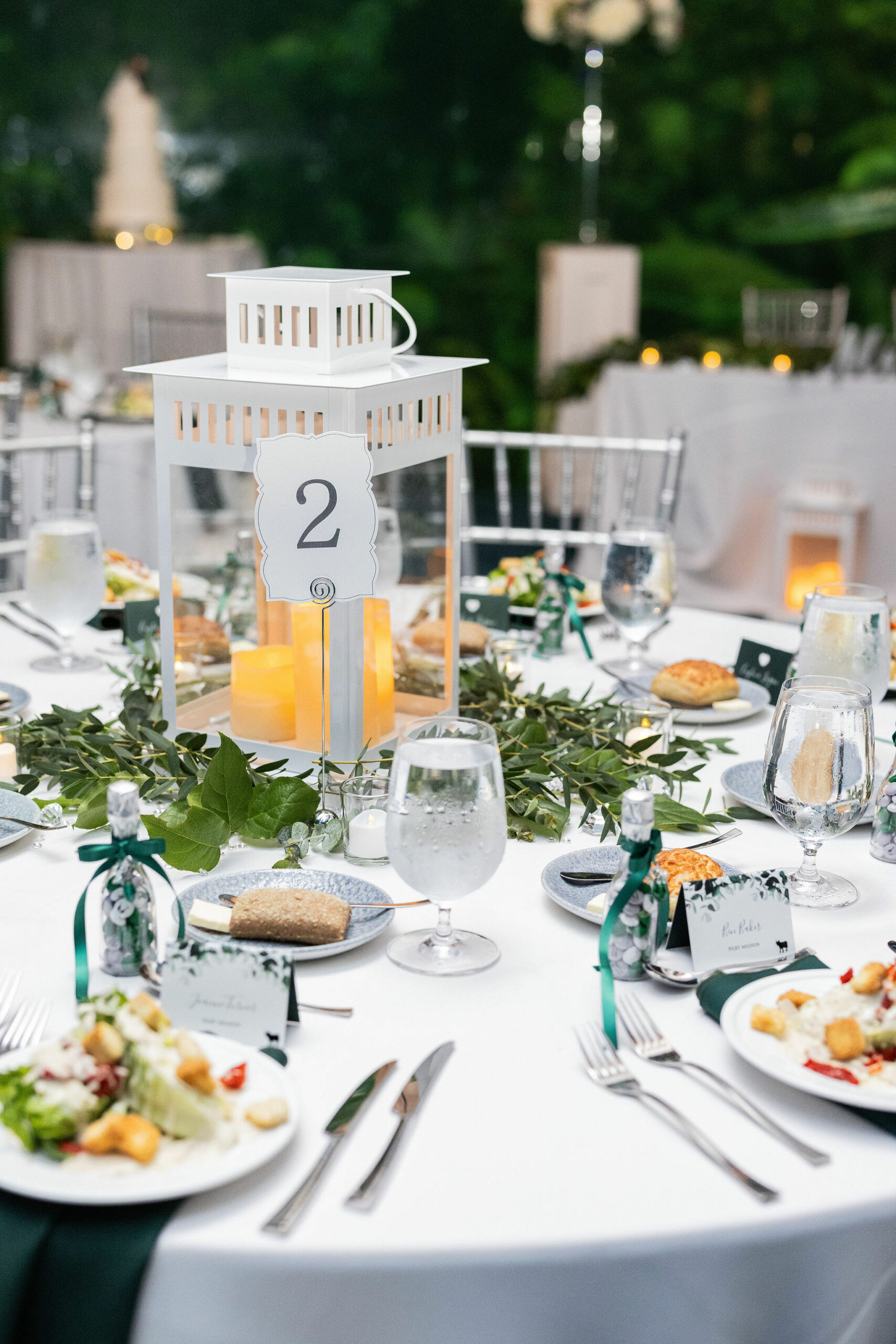 Tablescape at Florida Aquarium wedding. with lanterns. Tampa Wedding Rentals. Tampa Chair Rentals. Tampa Chiavari Chairs. Tampa Weddings