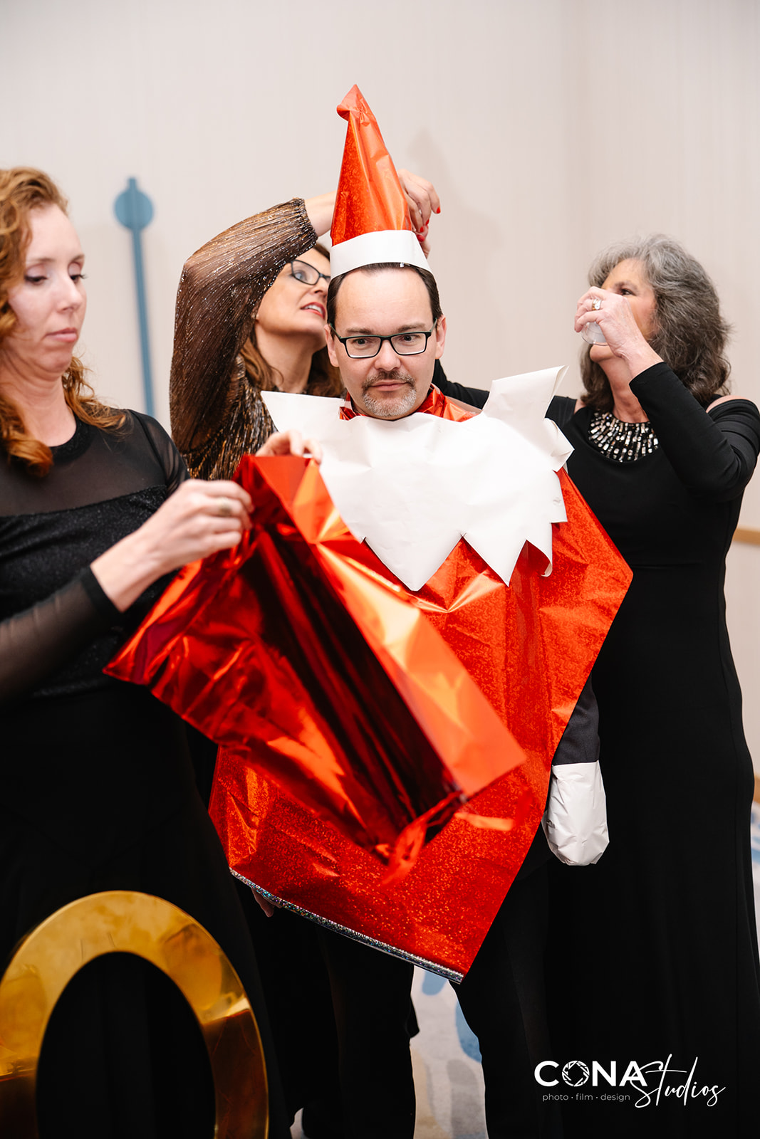 Elf on the Shelf wrapping paper contestant