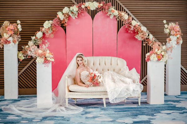 A-Chair-Affair-Vue-Lounge-at-Swan-Reserve-Disney-Styled-Shoot-12